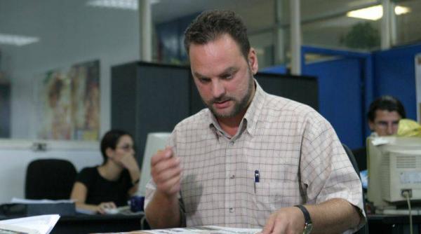 mintea lui halpert a intrata in insolventa