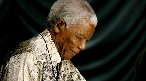 nelson mandela implineste azi 95 de ani starea de sanatate a eroului luptei anti apartheid se imbunatateste constant