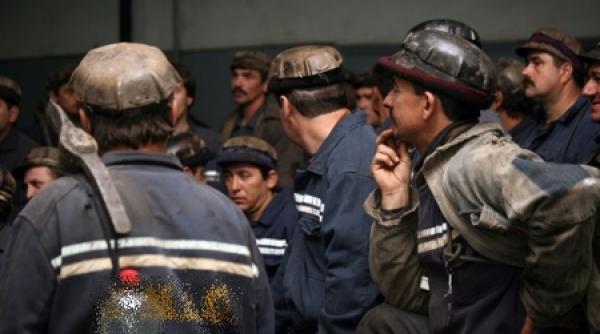 minerii continua protestul in valea jiului peste 1 100 de ortaci sunt blocati in subteran