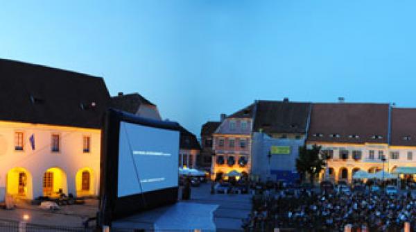 cinema in aer liber caravana metropolis vine in parcul tineretului din capitala