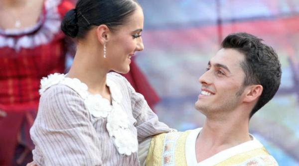 in parcul crangasi vin frumoasa din padurea adormita si cenusareasa