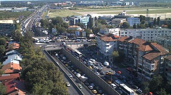 accident rutier la iesirea din bucuresti in zona baneasa circulatia a fost intrerupta