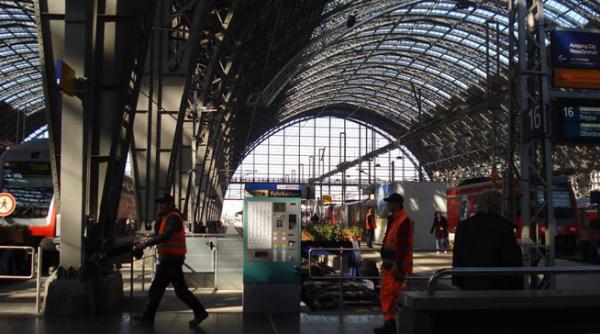 cantarea romaniei defaimarea occidentului 10 un vagon numit europa