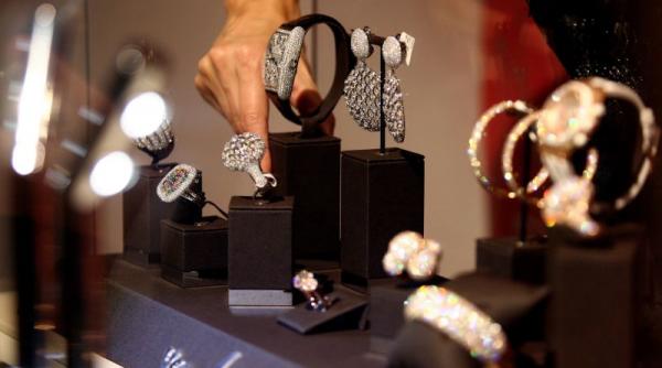 jaf armat la cannes bijuterii in valoare de 40 de milioane de euro furate din hotelul carlton