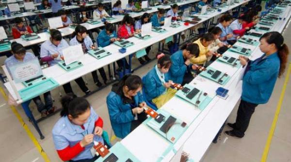 exploatarea omului de catre om in fabricile apple din china