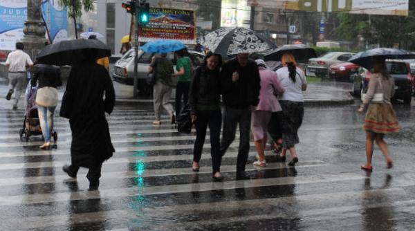 atentionare de grindina si vijelie in bucuresti pana la ora 18 00