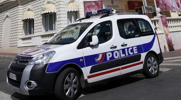 jaf la o ceasornicarie din cannes la trei zile dupa furtul din hotelul carlton prejudiciul nu a fost facut public