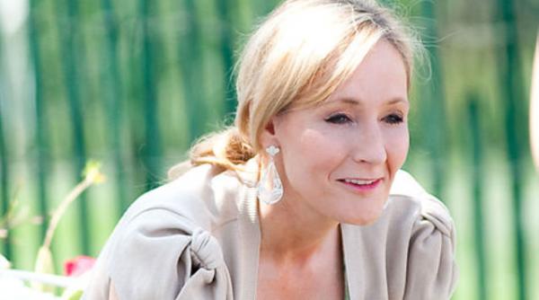 scriitoarea j k rowling va fi despagubita pentru ca s a aflat ca a publicat un roman politist sub pseudonim