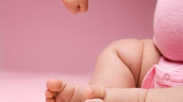 bebelusi veniti pe lume obezi cauze diabetul mamei sau greutatea acesteia inainte sau in timpul sarcinii