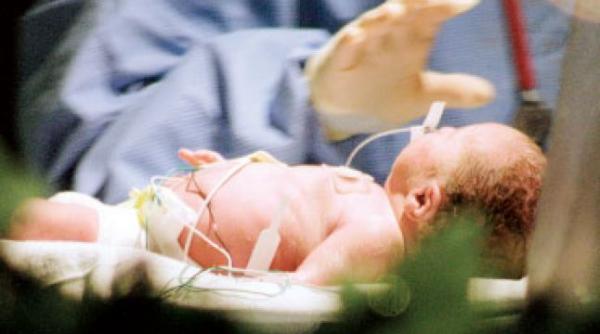 medicii au incremenit ce s a intamplat cu un bebelus dupa ce a fost deconectat de la aparatele care l tineau in viata