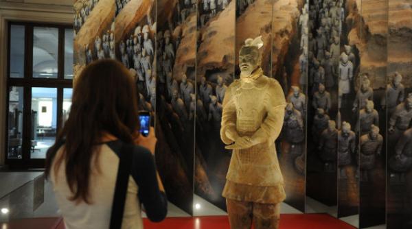 peste 50 000 de vizitatori la expozitia comorile chinei de la muzeul national de istorie a romaniei