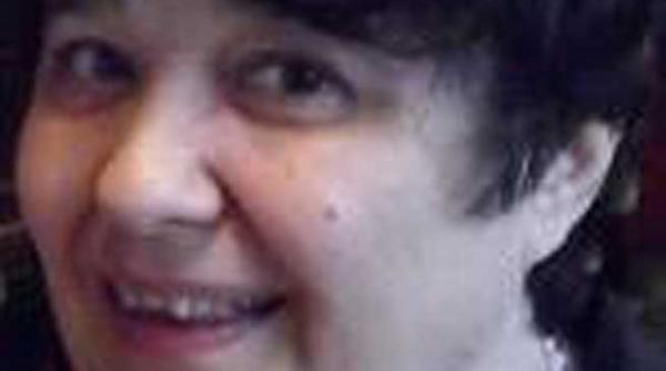 profilul cleopatrei sub palaria de pai