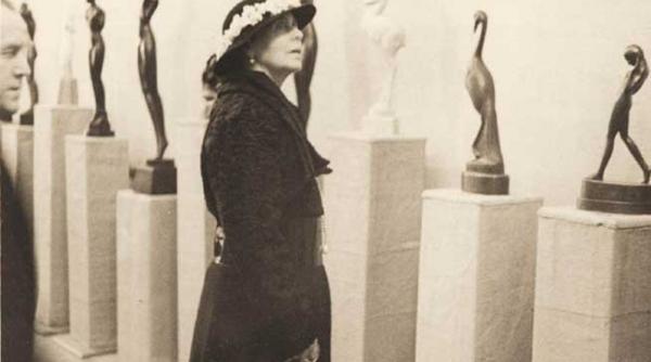 elisabetei ii plac odaile mici si coltisoarele ciudate