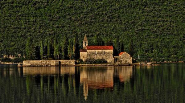 muntele credintei ti con nu e nu con ti legenda perastului venetian