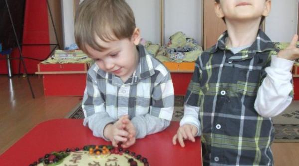 autismul loveste si ingerii povestea gemenilor serafim unul diagnosticat cu tsa celalalt cu asperger