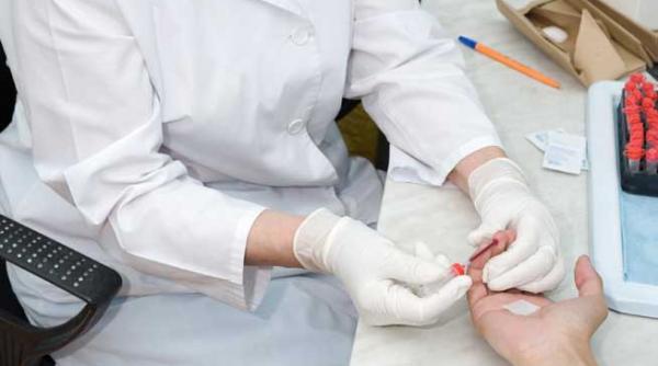 robotul asistenta medicala selecteaza cu precizie de 80 cea mai buna vena pentru a lua sange si nu provoaca hematoame