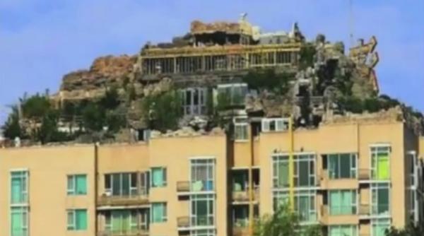 varf de munte bloc acoperis