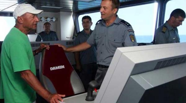 traian basescu la testul de brevet tara este mai greu de condus decat o nava la bordul navei comandantul nu are opozitie
