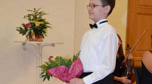 scolarii fara de vacanta micul pianist calin calfa a obtinut locul i la un concurs international desfasurat recent la viena
