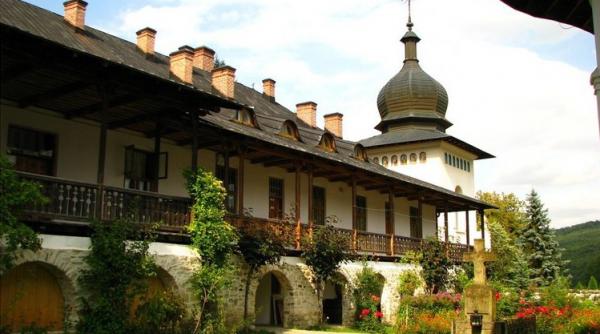 muntele credintei in cuhnia calugarilor de la sihastria
