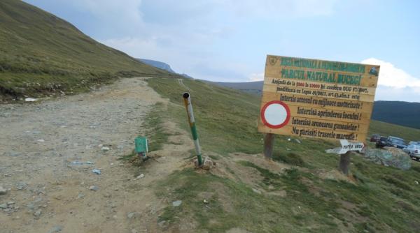 drumul babelor sparge rezervatia bariera care oprea accesul necontrolat spre sfinx a fost vandalizata