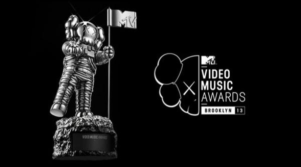 mtv video music awards 2013 lista castigatorilor ce artisti au plecat acasa cu celebrul trofeu