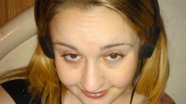 a nascut in toaleta unui bar si a sufocat copilul si a continuat distractia