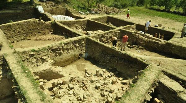 invitatie la baile romane de la malaiesti