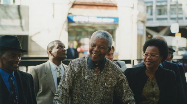 nelson mandela a fost externat din spital dar starea sa ramane critica
