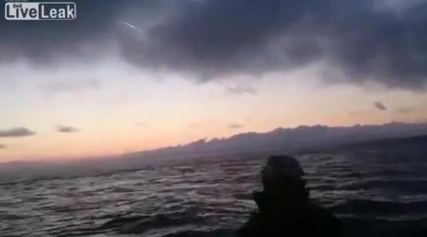 fenomen misterios pe cerul rusiei ce a filmat un barbat deasupra orasului vladivostok video