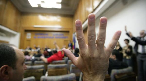 consiliul general al municipiului bucuresti a aprobat eutanasierea cainilor fara stapan