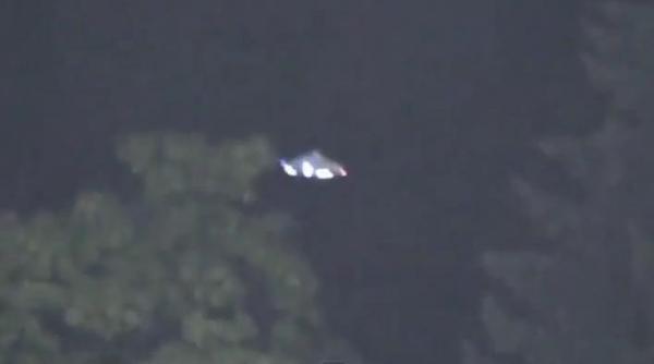 mii de oameni impietriti aparitie spectaculoasa deasupra unui stadion in timpul unui meci de baseball video