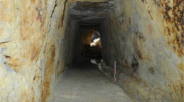 25 de mineri s au blocat intr o mina abandonata la rosia montana ei sunt nemultumiti ca proiectul a fost blocat