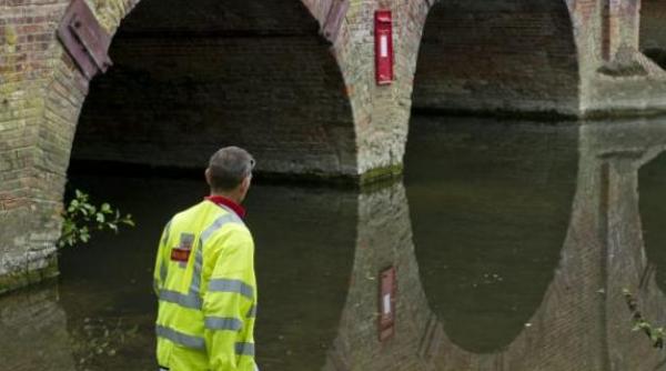 aparitie misterioasa in mijlocul unui rau in marea britanie este greu de explicat nu am mai vazut asa ceva nicaieri