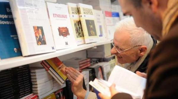 targul gaudeamus carte scolara in piata universitatii din capitala intre 19 si 29 septembrie