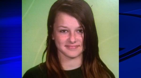 o fata de 12 ani s a sinucis dupa ce a primit un mesaj pe facebook ce i au scris colegele de clasa