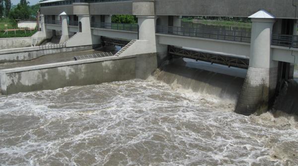 sefii de la apele romane mures trimisi in judecata frauda la construirea de diguri