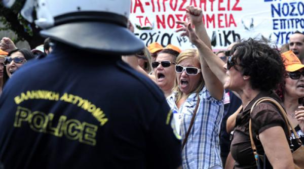 bugetarii greci intra iar in greva atentionare de calatorie pentru romani