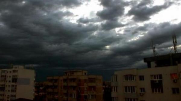 cod galben de ploi si vijelii atentionarea valabila pana la ora 12 30 vezi zonele afectate