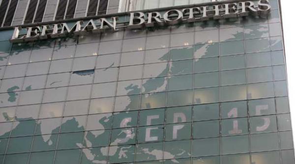 un faliment care a bagat planeta in criza lehman brothers prabusirea financiara declansata in 2008 un tsunami cum se intalneste doar la 100 de ani