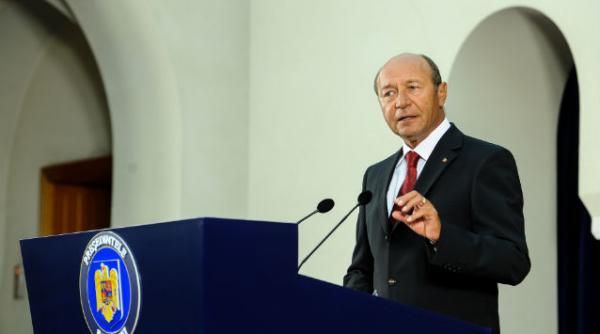 basescu promulgare lege maidanezi