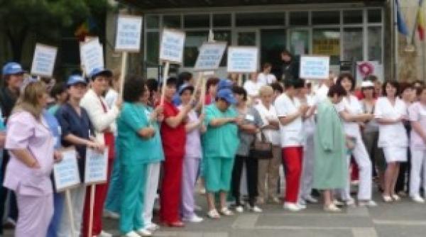 din 18 septembrie medicii picheteaza ministerul sanatatii