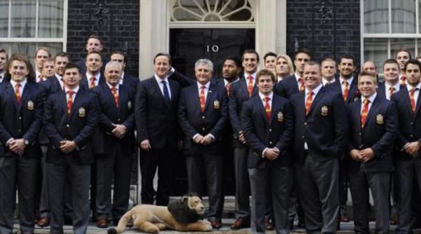 gest socant rugbist premierul britanic fotografie de grup foto video