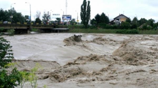 familiile celor 9 decedati in inundatiile din judetul galati primesc 5 000 lei