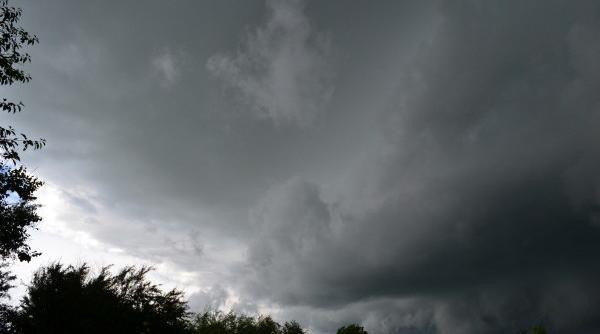 informare meteo de ploi in moldova si carpatii orientali avertizarea valabila din aceasta seara