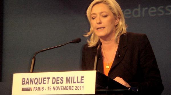 marine le pen cere fran ei sa se opuna eliminarii restric iilor de libera circula ie pentru romani i bulgari in ue