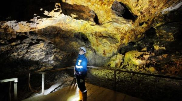 comisia speciala in vizita la rosia montana 12 parlamentari coboara astazi in mina catalina