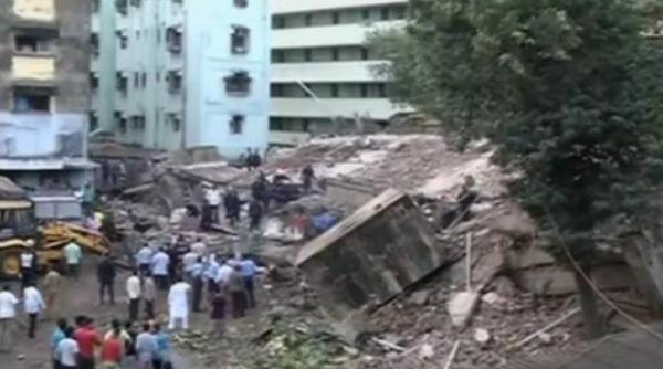 o cladire cu 5 etaje s a prabusit in bombay zeci de persoane sunt prinse sub daramaturi