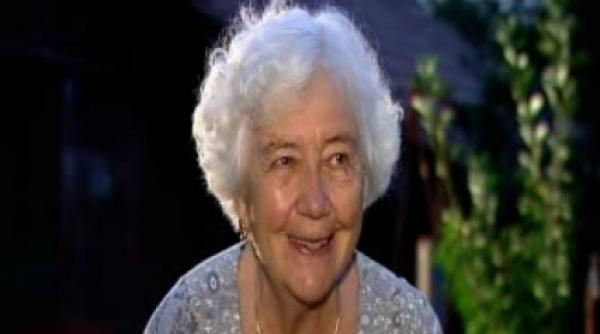 medic in romania la 80 de ani face naveta zeci de kilometri pentru pacientii ei