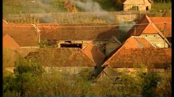 romanilor le fuge pamantul de sub picioare un sat intreg a fost retrocedat video